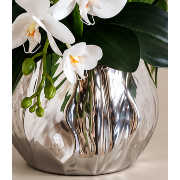 Prabangi dirbtinių 10 orchidėjų kompozicija sidabrinėje vazoje 