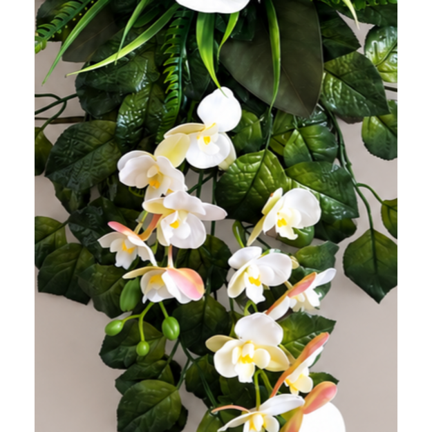 Elegantiška dirbtinių gėlių kapų kompozicija su magnolija ir orchidėjomis antkapiui
